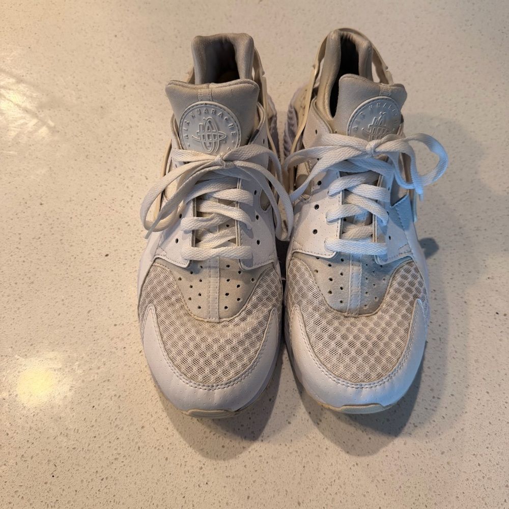 Nike Air Huarache Triple White Men 10 EUR 44 Neoprene Sleeve 318429-111 - Picture 4 of 9